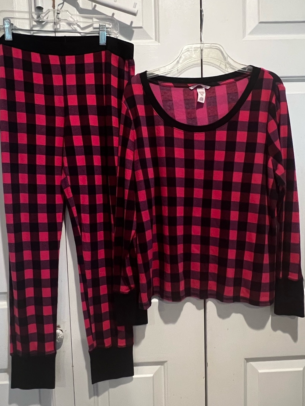 Victoria's Secret 🩷2 Pc Pink & Black Buffalo Plaid Thermal Pajama Set